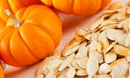 ¿QUÉ LE PASARÁ A TU CUERPO SI COMES PEPITA DE CALABAZA TODOS LOS DÍAS?